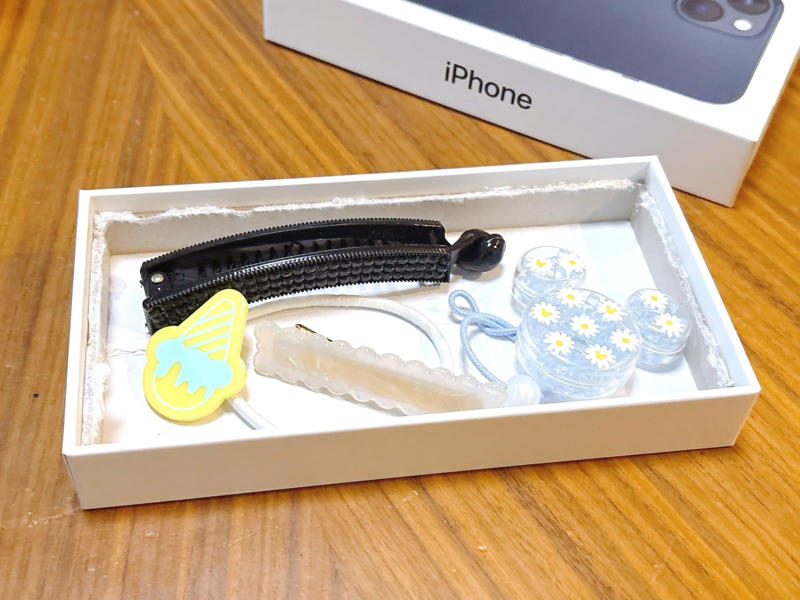 iPhoneの空箱には使い道がたくさん, 使い道その1．印鑑ケース, 使い道その2．調味料入れ, 使い道その3．ヘアゴムとヘアピンケース, iPhoneの空箱は暮らしに役立つ