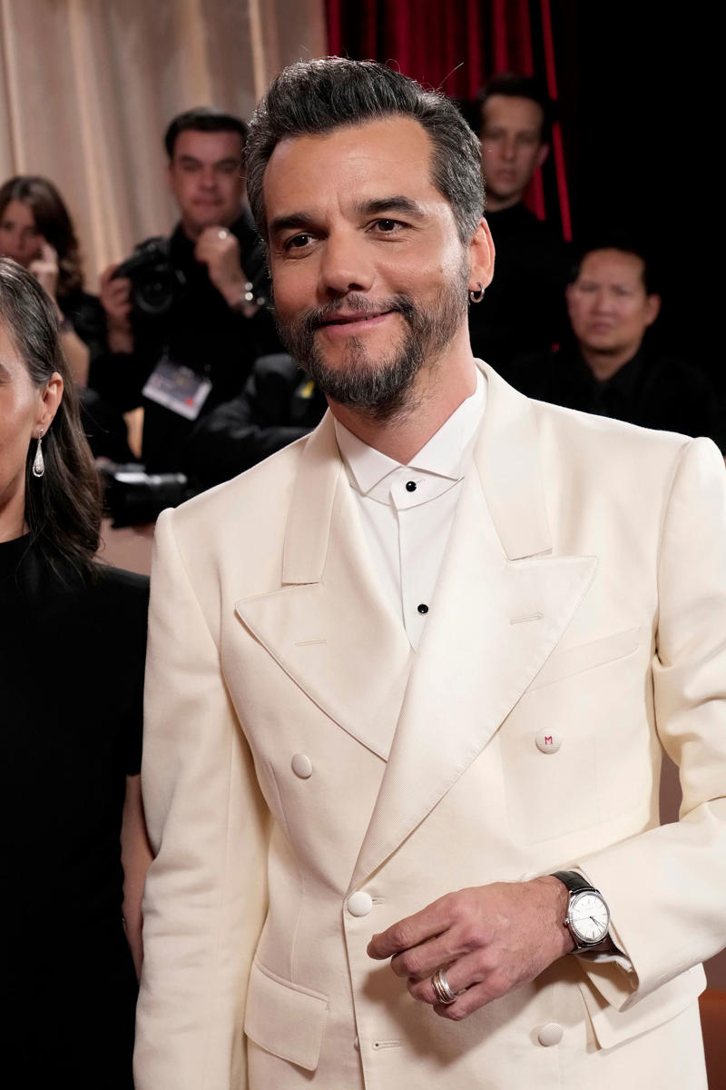Stellan Skarsgård’s Omega Seamaster Aqua Terra Shades Moonshine Gold, Sterling K. Brown’s Audemars Piguet Royal Oak Perpetual Calendar, Timothée Chalamet’s Urban Jürgensen UJ-2, Chris Pine’s Cartier Tank Louis Cartier, Walton Goggins’ Cartier Tonneau, John Krasinski’s Glashütte Original Vintage Sixties, Colman Domingo’s Omega Speedmaster 38MM, Paul Mescal’s Cartier Tortue, Dwayne Johnson’s Chopard Alpine Eagle Frozen Summit, Jeremy Allen White’s Louis Vuitton Tambour, Wagner Moura’s Omega De Ville Trésor 40 mm, Jake Lacy’s Jaeger-LeCoultre Reverso Duoface Small Seconds, Glen Powell’s Omega Seamaster Aqua Terra 150M Moonshine Gold, Tramell Tillman’s Audemars Piguet Royal Oak “Jumbo” Extra-Thin Openworked, Oscar Isaac’s Bulgari Octo Finissimo, Marlon Wayans’ Omega Speedmaster Canopus Gold, Jacob Elordi’s Cartier Tank Normale, Adam Brody’s Jaeger-LeCoultre Reverso Tribute Monoface Small Seconds, Kumail Nanjiani’s Vacheron Constantin Overseas Perpetual Calendar Ultra-Thin, Orlando Bloom’s Porsche Design Chronograph 1 - 1975 Limited Edition, Benny Blanco’s Jacob & Co., Connor Storrie’s Tiffany & Co. Union Square, Leonardo DiCaprio’s Rolex Cosmograph Daytona “Le Mans”, Hudson Williams’ Bulgari Serpenti, Nick Jonas’s Fossil Carraway, George Clooney’s Omega Seamaster Aqua Terra 150M, Dylan Efron’s TAG Heuer Carrera Astronomer 39mm, Luke Grimes’ Blancpain Villeret Quantième Complet