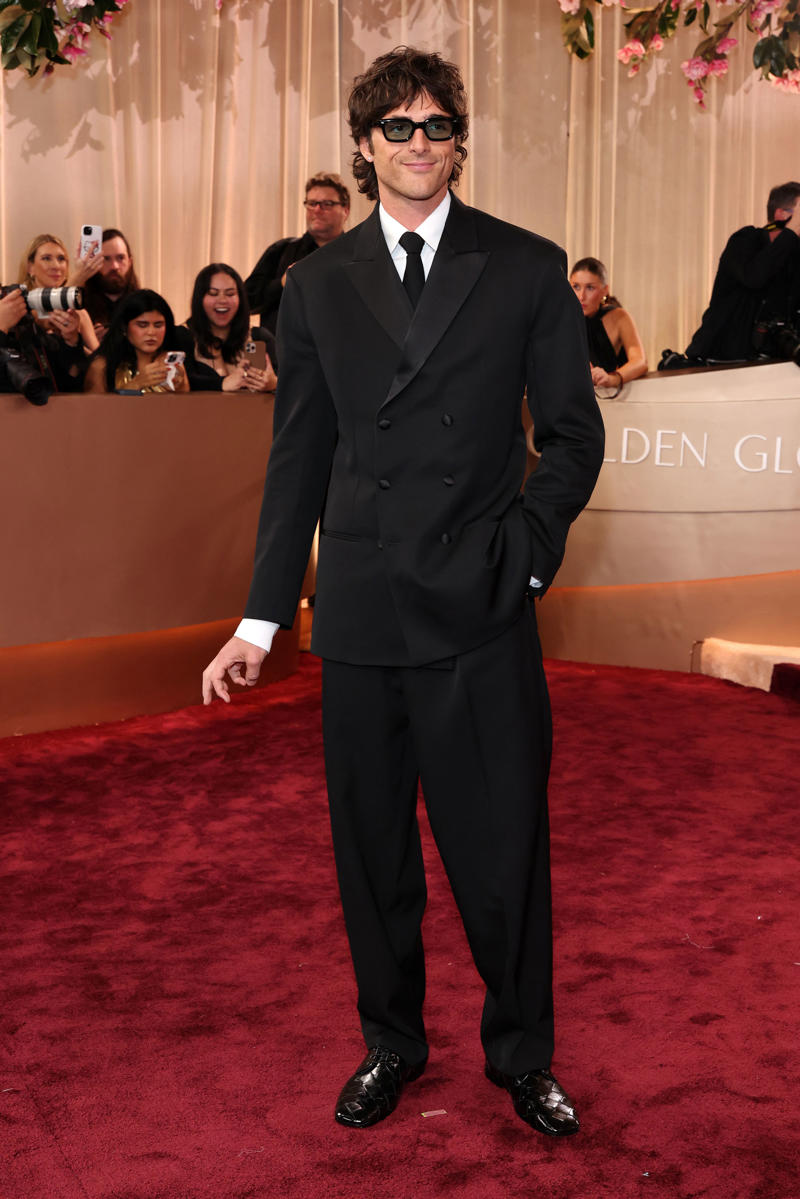 Stellan Skarsgård’s Omega Seamaster Aqua Terra Shades Moonshine Gold, Sterling K. Brown’s Audemars Piguet Royal Oak Perpetual Calendar, Timothée Chalamet’s Urban Jürgensen UJ-2, Chris Pine’s Cartier Tank Louis Cartier, Walton Goggins’ Cartier Tonneau, John Krasinski’s Glashütte Original Vintage Sixties, Colman Domingo’s Omega Speedmaster 38MM, Paul Mescal’s Cartier Tortue, Dwayne Johnson’s Chopard Alpine Eagle Frozen Summit, Jeremy Allen White’s Louis Vuitton Tambour, Wagner Moura’s Omega De Ville Trésor 40 mm, Jake Lacy’s Jaeger-LeCoultre Reverso Duoface Small Seconds, Glen Powell’s Omega Seamaster Aqua Terra 150M Moonshine Gold, Tramell Tillman’s Audemars Piguet Royal Oak “Jumbo” Extra-Thin Openworked, Oscar Isaac’s Bulgari Octo Finissimo, Marlon Wayans’ Omega Speedmaster Canopus Gold, Jacob Elordi’s Cartier Tank Normale, Adam Brody’s Jaeger-LeCoultre Reverso Tribute Monoface Small Seconds, Kumail Nanjiani’s Vacheron Constantin Overseas Perpetual Calendar Ultra-Thin, Orlando Bloom’s Porsche Design Chronograph 1 - 1975 Limited Edition, Benny Blanco’s Jacob & Co., Connor Storrie’s Tiffany & Co. Union Square, Leonardo DiCaprio’s Rolex Cosmograph Daytona “Le Mans”, Hudson Williams’ Bulgari Serpenti, Nick Jonas’s Fossil Carraway, George Clooney’s Omega Seamaster Aqua Terra 150M, Dylan Efron’s TAG Heuer Carrera Astronomer 39mm, Luke Grimes’ Blancpain Villeret Quantième Complet