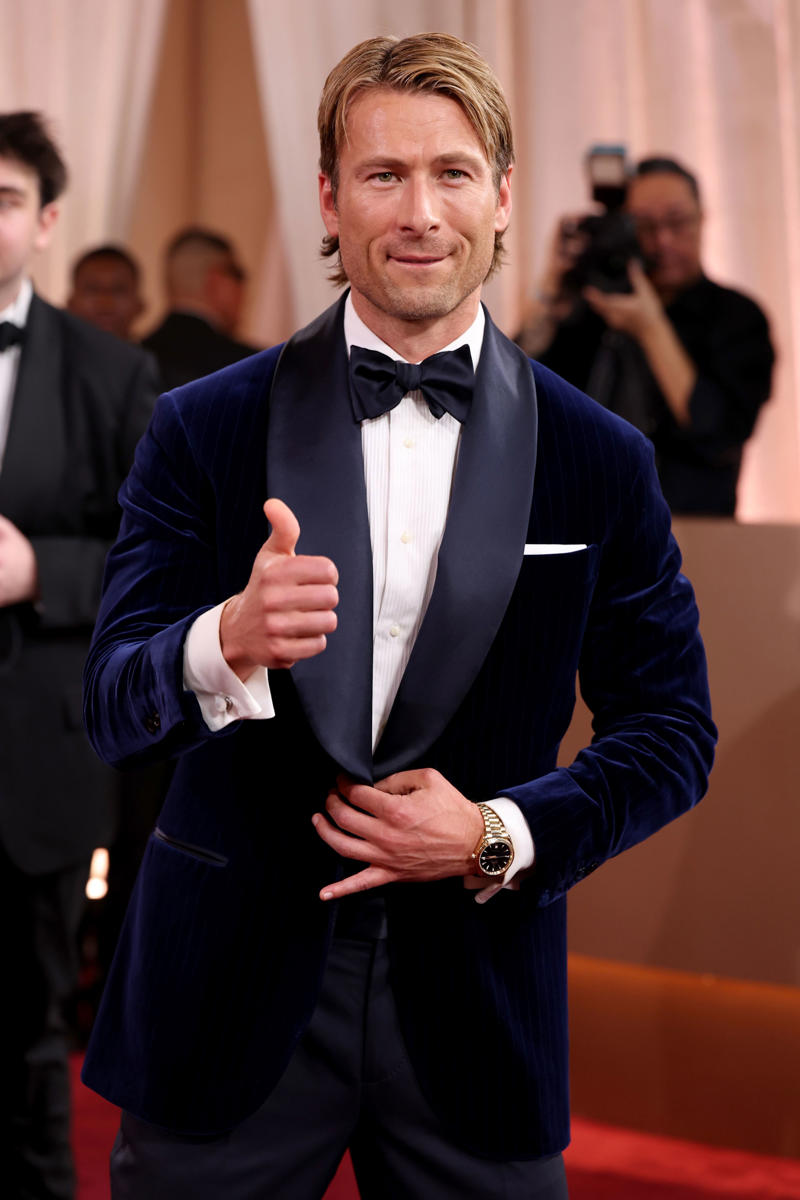 Stellan Skarsgård’s Omega Seamaster Aqua Terra Shades Moonshine Gold, Sterling K. Brown’s Audemars Piguet Royal Oak Perpetual Calendar, Timothée Chalamet’s Urban Jürgensen UJ-2, Chris Pine’s Cartier Tank Louis Cartier, Walton Goggins’ Cartier Tonneau, John Krasinski’s Glashütte Original Vintage Sixties, Colman Domingo’s Omega Speedmaster 38MM, Paul Mescal’s Cartier Tortue, Dwayne Johnson’s Chopard Alpine Eagle Frozen Summit, Jeremy Allen White’s Louis Vuitton Tambour, Wagner Moura’s Omega De Ville Trésor 40 mm, Jake Lacy’s Jaeger-LeCoultre Reverso Duoface Small Seconds, Glen Powell’s Omega Seamaster Aqua Terra 150M Moonshine Gold, Tramell Tillman’s Audemars Piguet Royal Oak “Jumbo” Extra-Thin Openworked, Oscar Isaac’s Bulgari Octo Finissimo, Marlon Wayans’ Omega Speedmaster Canopus Gold, Jacob Elordi’s Cartier Tank Normale, Adam Brody’s Jaeger-LeCoultre Reverso Tribute Monoface Small Seconds, Kumail Nanjiani’s Vacheron Constantin Overseas Perpetual Calendar Ultra-Thin, Orlando Bloom’s Porsche Design Chronograph 1 - 1975 Limited Edition, Benny Blanco’s Jacob & Co., Connor Storrie’s Tiffany & Co. Union Square, Leonardo DiCaprio’s Rolex Cosmograph Daytona “Le Mans”, Hudson Williams’ Bulgari Serpenti, Nick Jonas’s Fossil Carraway, George Clooney’s Omega Seamaster Aqua Terra 150M, Dylan Efron’s TAG Heuer Carrera Astronomer 39mm, Luke Grimes’ Blancpain Villeret Quantième Complet