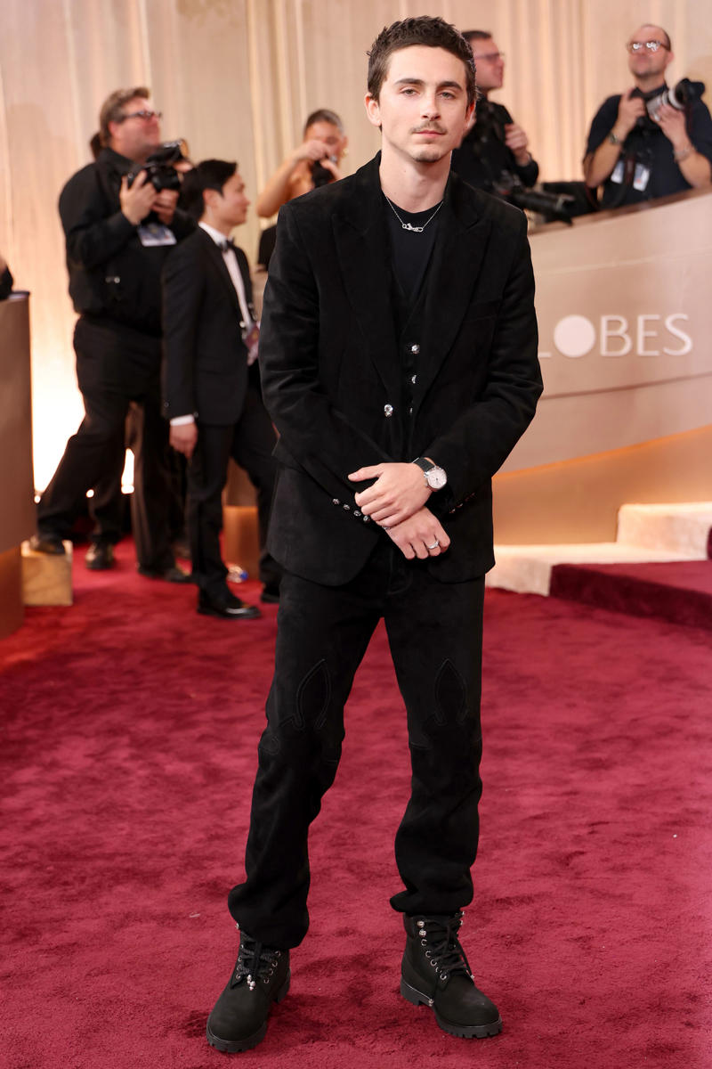 Stellan Skarsgård’s Omega Seamaster Aqua Terra Shades Moonshine Gold, Sterling K. Brown’s Audemars Piguet Royal Oak Perpetual Calendar, Timothée Chalamet’s Urban Jürgensen UJ-2, Chris Pine’s Cartier Tank Louis Cartier, Walton Goggins’ Cartier Tonneau, John Krasinski’s Glashütte Original Vintage Sixties, Colman Domingo’s Omega Speedmaster 38MM, Paul Mescal’s Cartier Tortue, Dwayne Johnson’s Chopard Alpine Eagle Frozen Summit, Jeremy Allen White’s Louis Vuitton Tambour, Wagner Moura’s Omega De Ville Trésor 40 mm, Jake Lacy’s Jaeger-LeCoultre Reverso Duoface Small Seconds, Glen Powell’s Omega Seamaster Aqua Terra 150M Moonshine Gold, Tramell Tillman’s Audemars Piguet Royal Oak “Jumbo” Extra-Thin Openworked, Oscar Isaac’s Bulgari Octo Finissimo, Marlon Wayans’ Omega Speedmaster Canopus Gold, Jacob Elordi’s Cartier Tank Normale, Adam Brody’s Jaeger-LeCoultre Reverso Tribute Monoface Small Seconds, Kumail Nanjiani’s Vacheron Constantin Overseas Perpetual Calendar Ultra-Thin, Orlando Bloom’s Porsche Design Chronograph 1 - 1975 Limited Edition, Benny Blanco’s Jacob & Co., Connor Storrie’s Tiffany & Co. Union Square, Leonardo DiCaprio’s Rolex Cosmograph Daytona “Le Mans”, Hudson Williams’ Bulgari Serpenti, Nick Jonas’s Fossil Carraway, George Clooney’s Omega Seamaster Aqua Terra 150M, Dylan Efron’s TAG Heuer Carrera Astronomer 39mm, Luke Grimes’ Blancpain Villeret Quantième Complet