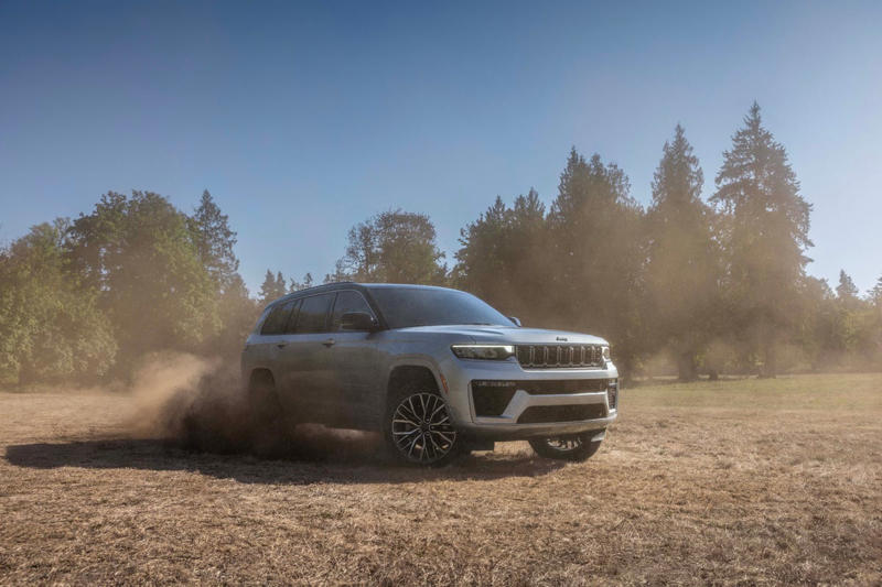 2025 Hyundai Santa Fe, 2025 Mazda CX-90, 2025 Toyota Grand Highlander, 2025 Genesis GV80, 2025 Volvo XC90, 2025 Chevrolet Tahoe / Suburban, 2025 Ford Expedition, 2025 Lexus GX, 2025 GMC Yukon, 2025 BMW X7, 2025 Cadillac Escalade, 2025 Mercedes-Benz GLS-Class, 2025 Lincoln Navigator, 2025 Lexus LX, 2025 Land Rover Range Rover