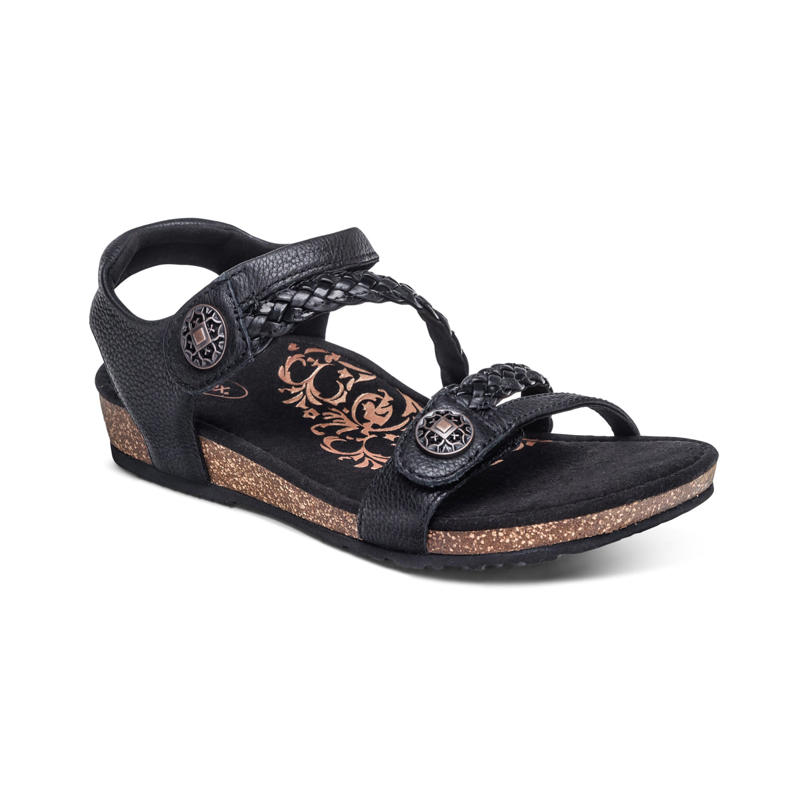 What are bunions?, What kinds of shoes are best for bunions?, Expert-approved sandals for bunions, Expert-approved sneakers for bunions, Expert-approved clogs for bunions, Expert-approved boots for bunions, Frequently asked questions, How we chose, Meet the experts