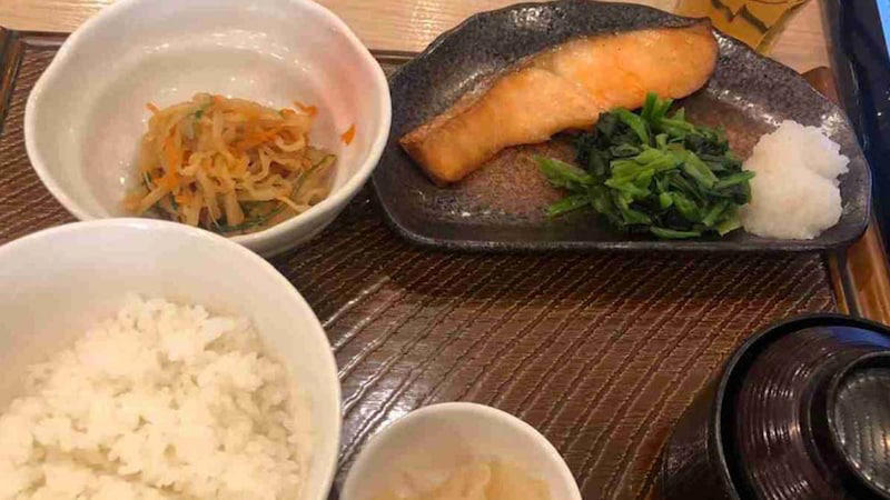 『ジョブチューン』でも話題！ プロ評価の高い「チーズINハンバーグ」, ランキング常連！ 生地にこだわった「たっぷりマヨコーンピザ」, 「チーズINハンバーグ」でチーズフォンデュを楽しむ, ピザにポテトを乗せる!? 禁断のポテトピザ, 平日限定の神コスパ！ カスタム自在な「ガストフィットメニュー」, 予算1,000円で晩酌？ 「小さなおかず」活用術, 待望の復活！ ふわとろ卵の「オムライス（ビーフシチューソース）」, 人気メニュー！ 甘辛ダレがしみた「たれカツ丼」, 朝から優雅に！ ドリンクバー付き「最強モーニング」活用術, 人気スイーツ！ 「チョコバナナとマスカルポーネのパンケーキ」, 待望復活の「焼きたてりんごパイ」, “あと一口”の幸せ！ 固めの「ガストプリン」も選べる『ミニドルチェ』, ガストの人気No.1メニューは何ですか？, テレビ番組『ジョブチューン』で合格したメニューは？, ガストの神コスパな組み合わせメニューとは？, ガストで“せんべろ（1000円飲み）”はできる？, ガストにデカ盛りメニューはある？, ガストの日替わりランチの内容は？, ガストのモーニング（朝食）は何時から？, おすすめのスイーツ（デザート）はある？, ガストでお得なクーポンはある？,  商品は宅配（デリバリー）や持ち帰り（テイクアウト）はできる？