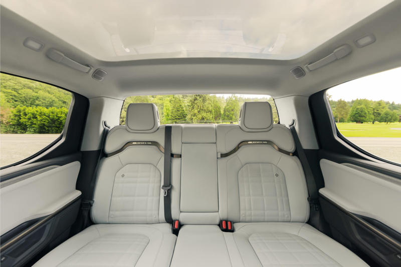 2026 Rivian R1T trim levels and prices, R1T Quad Max: More of everything, Rivian’s controls aren’t that big of a deal, 2026 Rivian R1T Quad Max key features, Driving impressions, What could be better? Connectivity, sensors, Why buy a 2026 Rivian R1T Quad Max?, 2026 Rivian R1T Quad Max at a glance