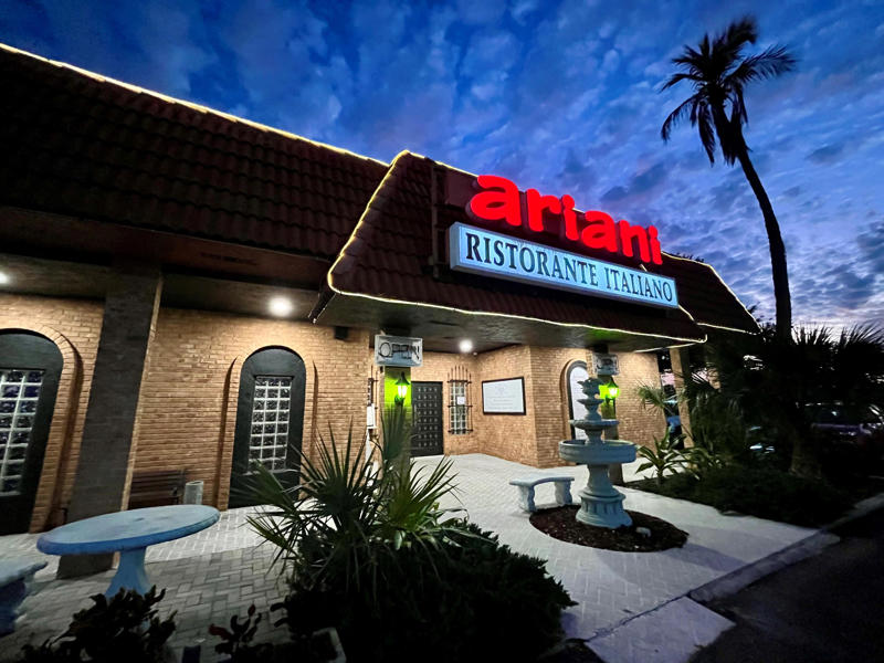 The early years, Here comes the dining boom, Siam Hut, The Café, Ralph’s Place
