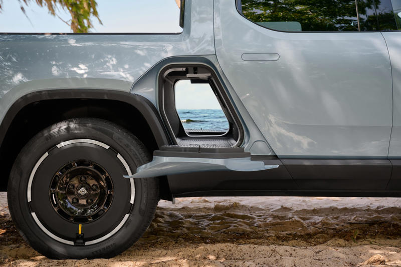2026 Rivian R1T trim levels and prices, R1T Quad Max: More of everything, Rivian’s controls aren’t that big of a deal, 2026 Rivian R1T Quad Max key features, Driving impressions, What could be better? Connectivity, sensors, Why buy a 2026 Rivian R1T Quad Max?, 2026 Rivian R1T Quad Max at a glance