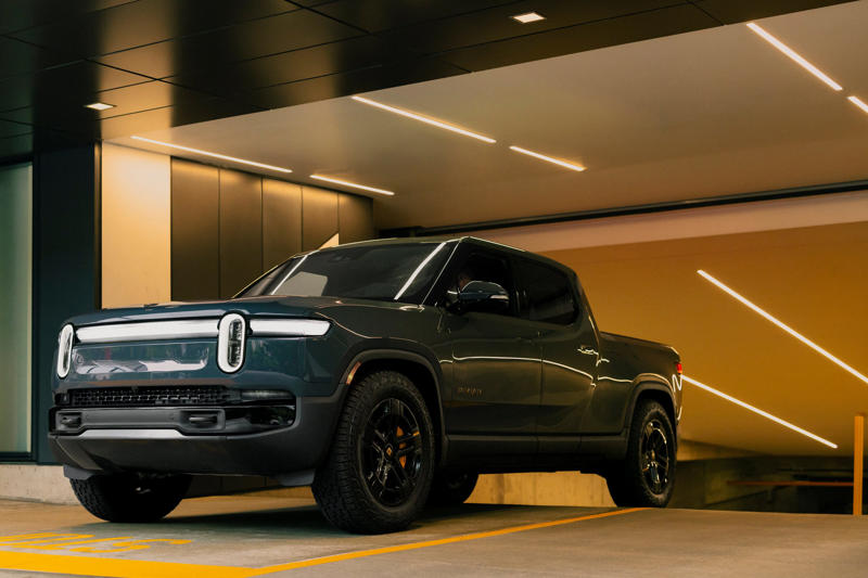 2026 Rivian R1T trim levels and prices, R1T Quad Max: More of everything, Rivian’s controls aren’t that big of a deal, 2026 Rivian R1T Quad Max key features, Driving impressions, What could be better? Connectivity, sensors, Why buy a 2026 Rivian R1T Quad Max?, 2026 Rivian R1T Quad Max at a glance