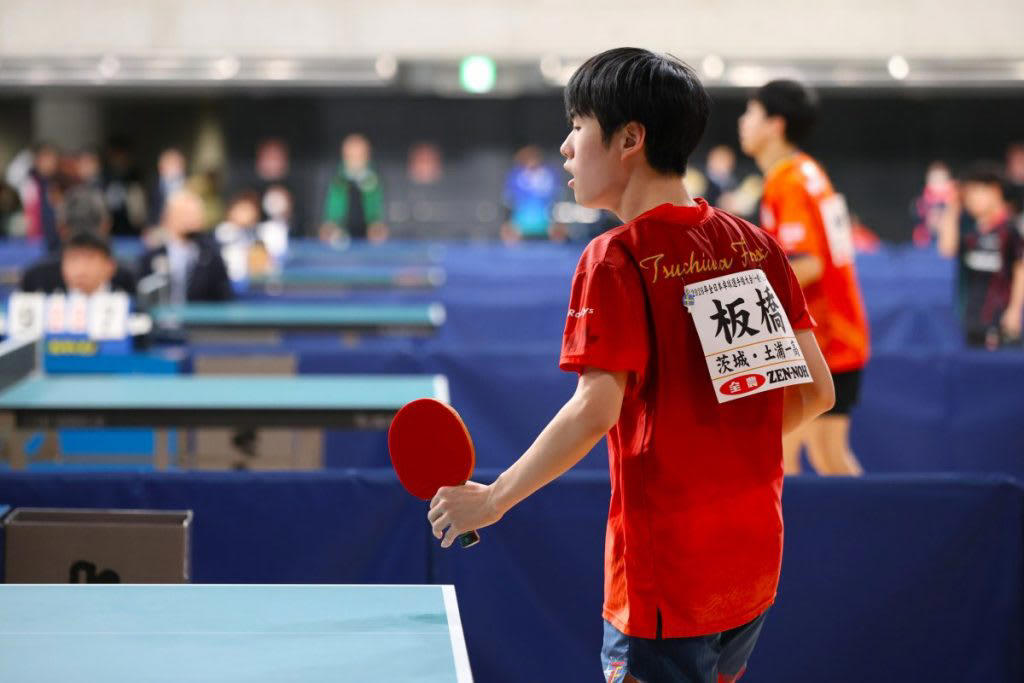 中学3年で全日本ジュニア初出場, 高校1年で味わった挫折, 掴み取った初勝利, 「インターハイでも勝利を」, 板橋悠真（土浦一高） ジュニア男子シングルス勝ち上がり