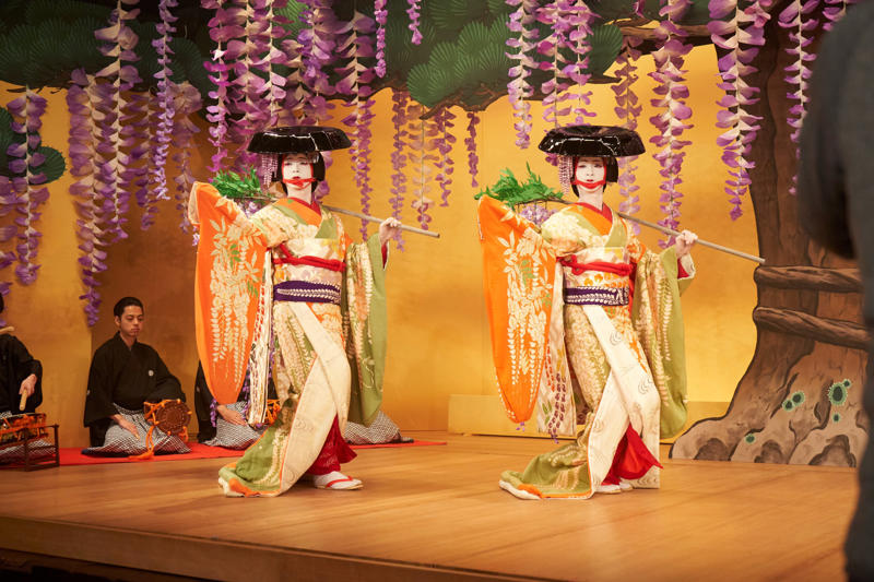 興行収入・邦画実写歴代1位, 新語・流行語大賞, 日本アカデミー賞での快挙, 日本アカデミー賞 13部門17賞受賞, カンヌ国際映画祭, トロント国際映画祭, 第98回米アカデミー賞 ノミネート, 国際的な高い評価