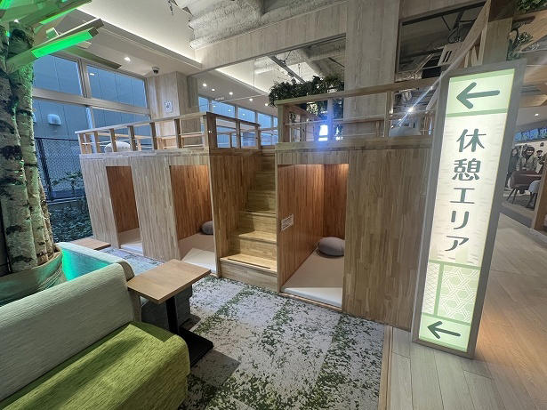 金・土・祝前日は朝まで滞在OKのスーパー銭湯が駅前に誕生, 女性だけに開かれた扉！脱衣所からつながる岩盤浴室, 岩盤浴とサウナのダブルで寒い冬でも発汗！, サウナのあとは充実のサ飯とオリジナルドリンクで乾杯