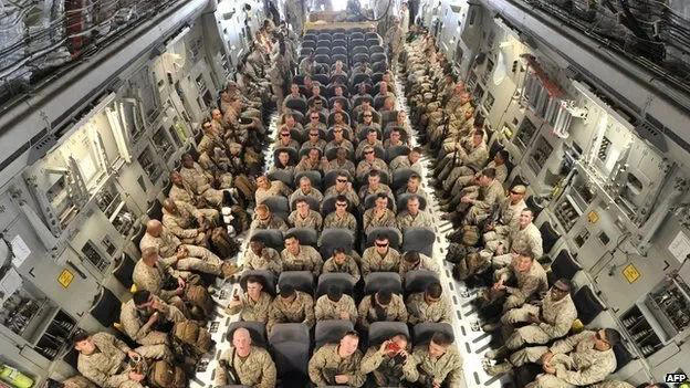 敵軍200名に「攻撃され包囲された」後、生き残った「兵士」, アフガンワナトの戦い、タリバン200名対48名の包囲戦, 仲間の戦死の中、一人で抵抗、手榴弾を持って爆発を誘導, B-1B爆撃機の精密攻撃、ピッツの無線でタリバンを撃退, オバマ「アメリカ軍の英雄」, ワナトの戦いの教訓、アメリカ軍の戦術変化と戦死者の名誉