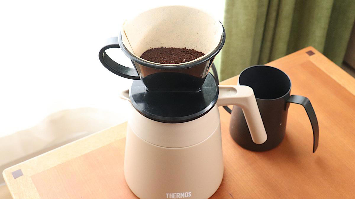 山崎実業の専用ケース, 袋ままでいいって最高だ…！, 付属のスプーンが使いやすさを底上げ, コーヒーがもっと手軽＆おいしくなった！