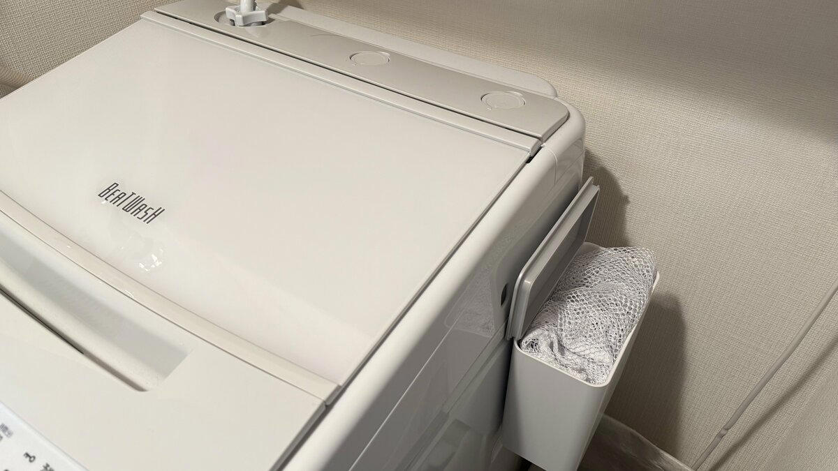 つり戸棚に「使うものだけ」をまとめて収納, バスタオルをやめて、コンパクトな収納に対応, 洗濯ネットは「ニトリ」の洗剤ケースに, 仮干しは脱衣所と浴室のつっぱり棒をフル活用, ハンガー類は「つるす収納」で使いやすく