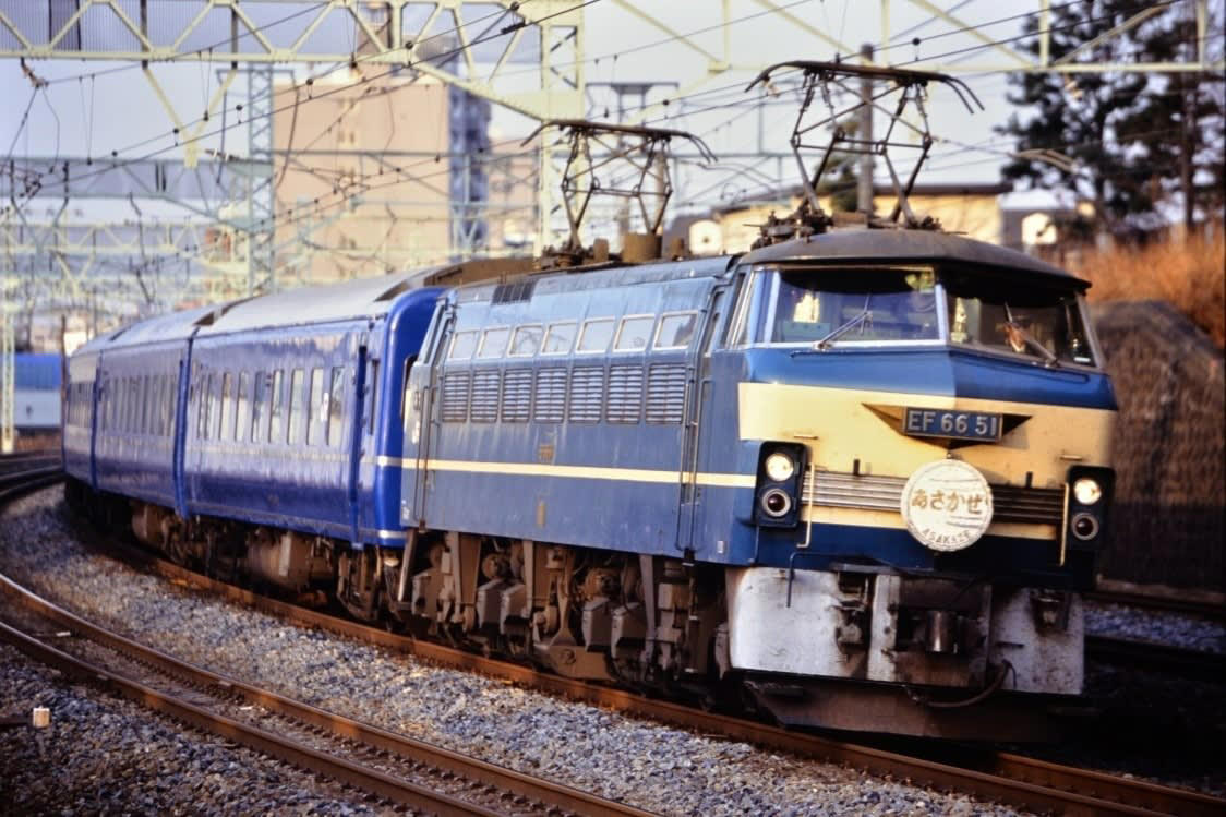 タモリさんと鉄道の関わりに迫る！, 学生バンドのマネージャーをやって鍛えられた, 時刻表で“妄想鉄”そして“線路鉄”に, 紙の時刻表との長いつきあい, 『ＪＲ時刻表』2026年2月号 リレーエッセイ「十人十鉄」もあわせてチェック！, ＪＲ時刻表2026年2月号