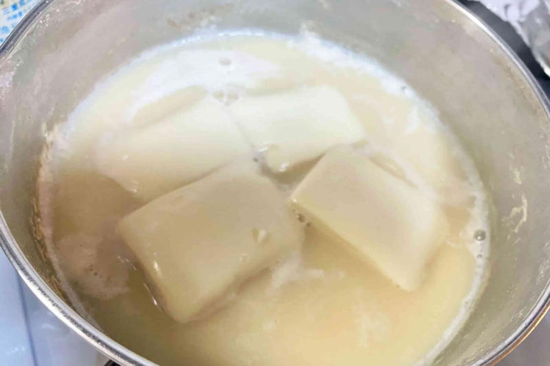 ■「とろとろ湯豆腐」の材料, ■「魔法の粉」の重曹をひと振り, ■とろっとろで身も心も温まる, ■安い豆腐が化ける「とろとろ湯豆腐」
