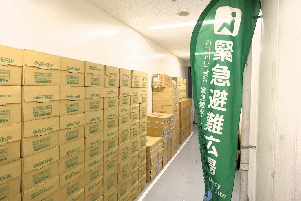 巨大ターミナルの一角を占める, 奈良・伊勢志摩方面の特急が発着, 京都駅ならではの特徴, 「近鉄線の玄関口」でもある