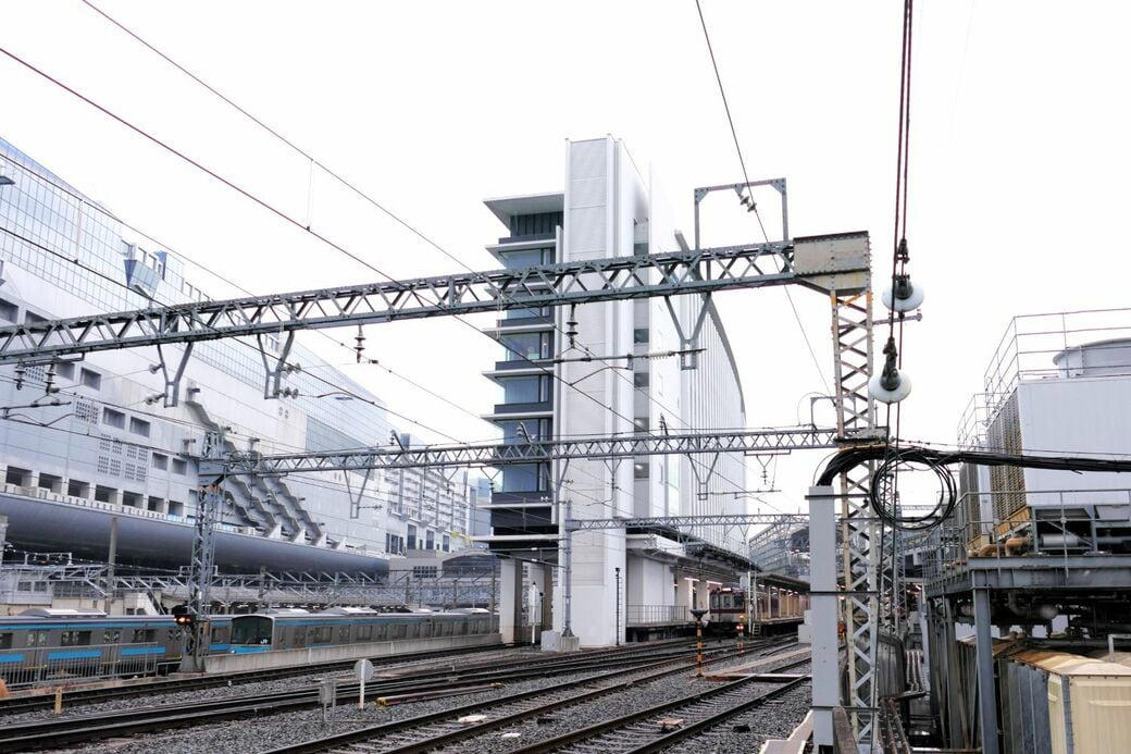 巨大ターミナルの一角を占める, 奈良・伊勢志摩方面の特急が発着, 京都駅ならではの特徴, 「近鉄線の玄関口」でもある