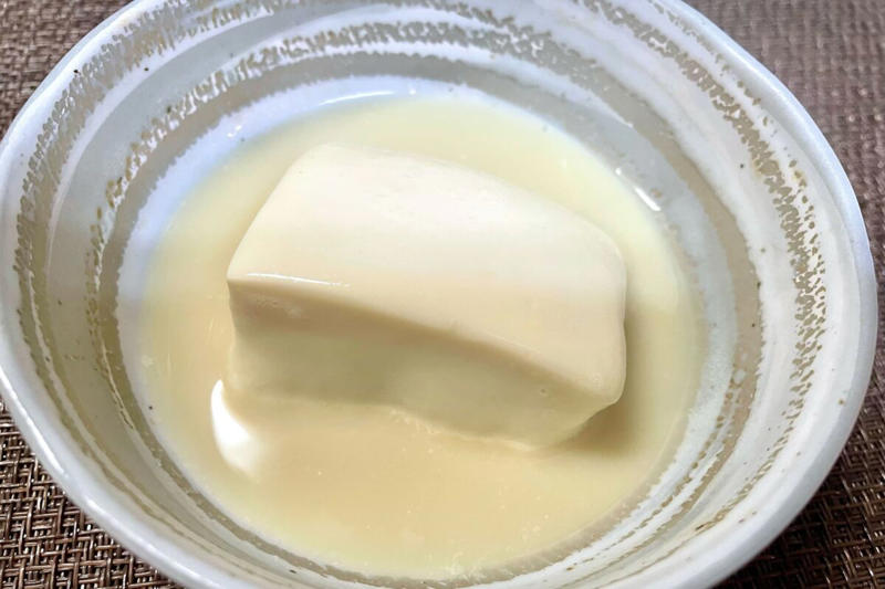 ■「とろとろ湯豆腐」の材料, ■「魔法の粉」の重曹をひと振り, ■とろっとろで身も心も温まる, ■安い豆腐が化ける「とろとろ湯豆腐」
