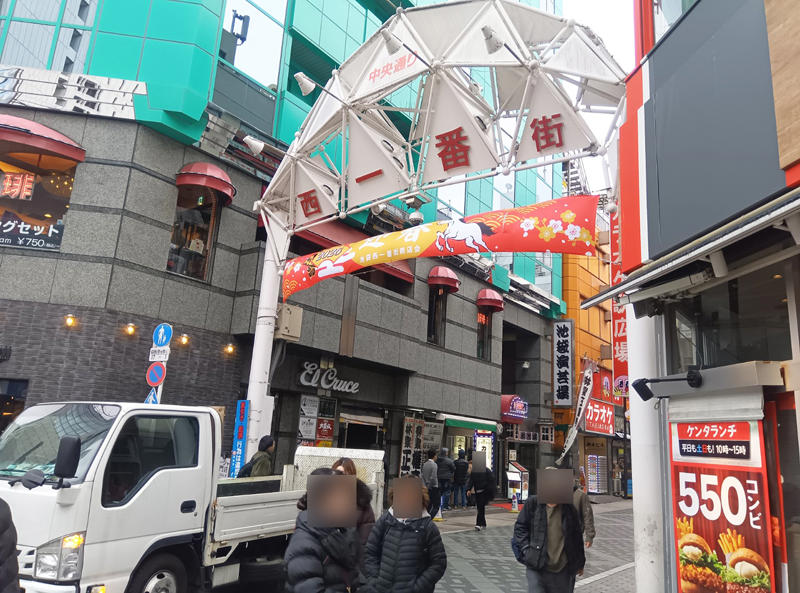 ・中華街入ってすぐのビル, ・食べ放題の真相, ・特徴的に感じた点, ・日本人が慣れ親しんでいるメニューも, ・街に潜む別世界, ・今回紹介した店舗の情報