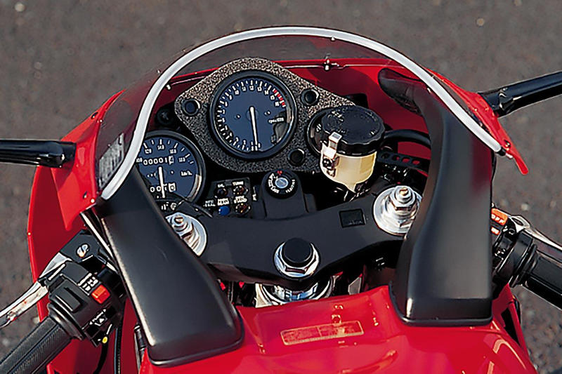 ホンダ「RVF（NC35）」（1994年）の概要, ホンダ「RVF（NC35）」（1994年）の各部装備・ディテール解説, ホンダ「RVF（NC35）」（1994年）の主なスペック・当時価格, 関連のおすすめ記事