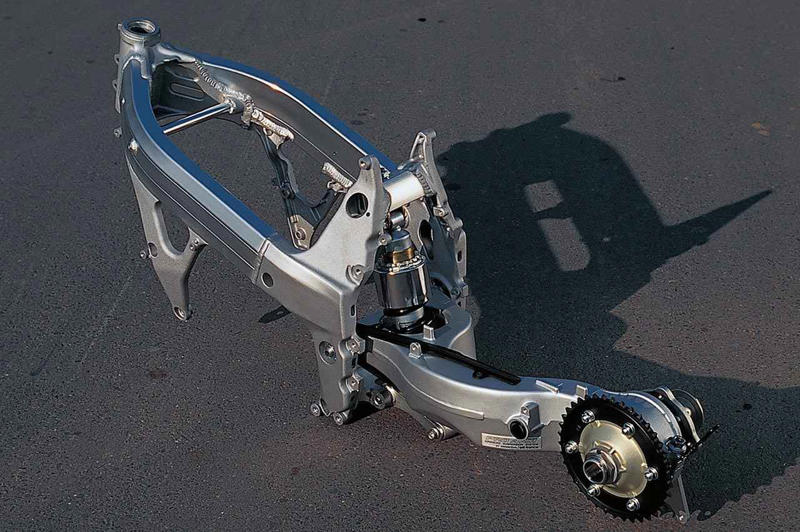 ホンダ「RVF（NC35）」（1994年）の概要, ホンダ「RVF（NC35）」（1994年）の各部装備・ディテール解説, ホンダ「RVF（NC35）」（1994年）の主なスペック・当時価格, 関連のおすすめ記事