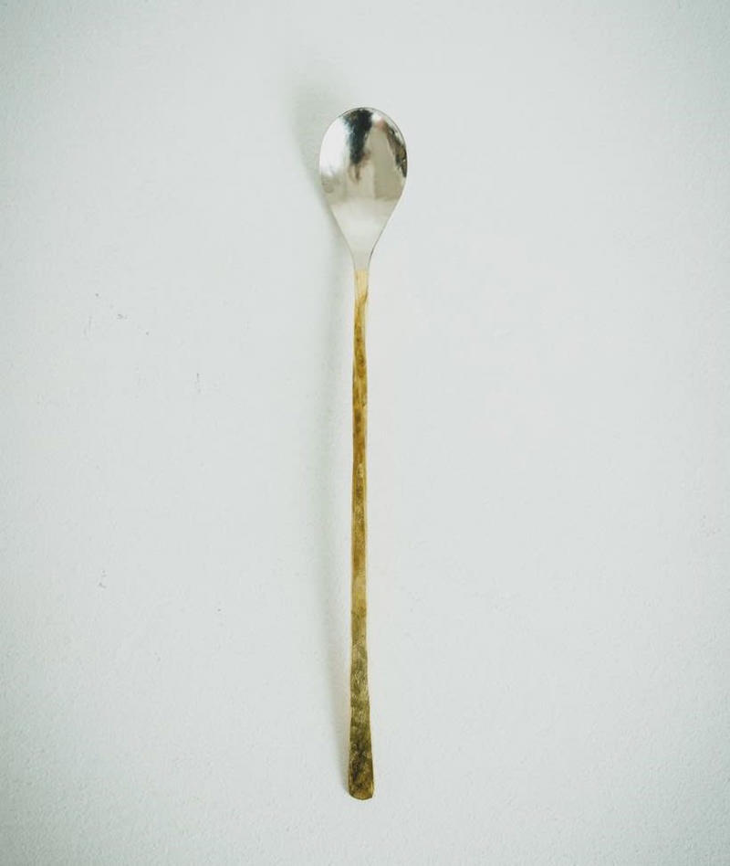 パフェのカルチャーと一時代を作り上げた名店「L’atelier à ma façon（ラトリエ ア マ ファソン」, 「グラス」：必然と偶然が起こすパフェの美学, 幾通りのフルーツカットの技術が唯一無二の美味しさを描く, 「スプーン」：手に持ったときの程よい重さが、食べる満足度につながる, “温度帯”がもたらすパフェの本当の美味しさ