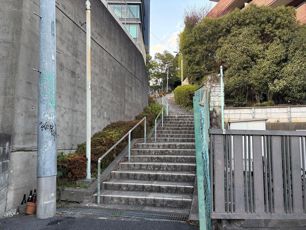 「芸能人の街」というイメージはどこから？, 駅周辺に併存する「おしゃれなナカメ」と生活感, 目黒川沿いは「ナカメらしさ」を感じるエリア, 「高級住宅街」エリアは思ったより限定的な範囲, 中目黒にはエリアごとに役割がある, 中目黒はもともと「生活と労働の街」だった, 東横線開通がナカメを作った？