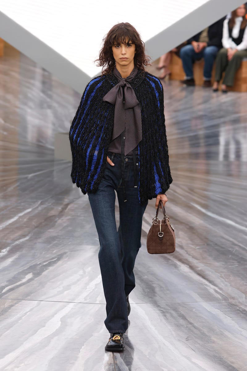 Cigarette Styles, Low-Rise Revival, Shades of Gray, Big &amp; Baggy, Prints, Please!, Navel-Grazing, Why Trust ELLE