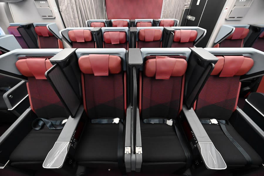 飛行機の中？ 忘れてしまうほどのファーストクラス, まるでファーストクラス？ プライベート性が増したビジネスクラス, 快適性は納得も、若干期待外れ？なプレミアムエコノミー, 座席数増加も快適さはキープ エコノミークラス, コスパのよいクラスを考えてみる