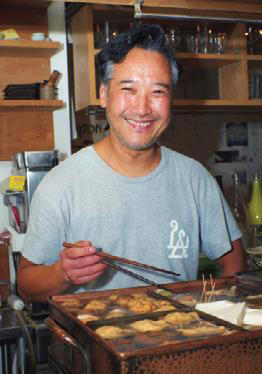 おでん鍋の“だし”は昆布と鰹節で, 生麩（なまふ）と焼酎ハイボール, 白滝とオレンジワイン, 〆（しめ）は“だし”をいかした「うでん」か「おじん」を