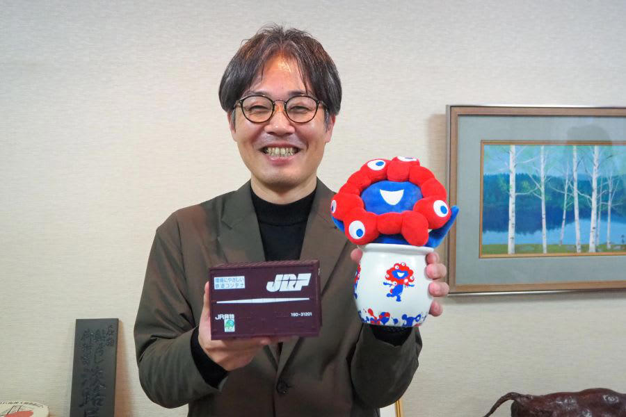 ■ 閉幕後も人気衰えず…新たな受注予約も決定！, ■ 過去約60種の「ひっぱりだこ飯」が…代表取締役副社長の柳本雄基さんに聞く, ■ コロナ禍で「崖っぷちの弁当屋」が放った「クセ強」商品, ■ 新幹線弁当の再販で、陶器人気が復活？！, ■「EXPO2025 ミャクミャク ひっぱりだこ飯」5月・6月分の受注生産詳細