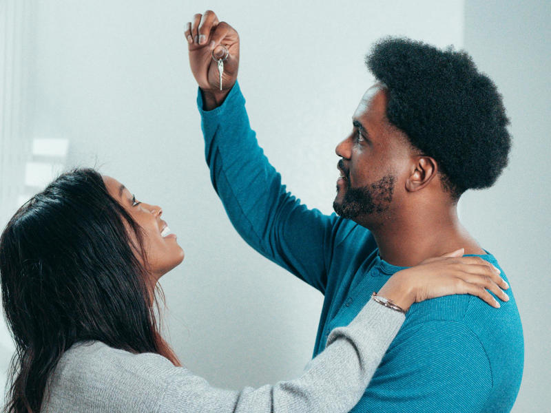 1. Are you just passing through or settling down for good?, 2. What is the real cost of a purchase?, 3. Is buying a viable investment for you?, 4. Do you need flexibility?, 5. Are you willing to accept the risks involved in buying real estate?, 6. What amenities do you need?, 7. The need for personal space, 8. The freedom to personalize your home, 9. Which option is best suited to your budget?, 10. Do you want to secure your long-term future?, 11. Rent or monthly payment?, 12. Do you have a stable enough income?, 13. Is this the right time to buy?, 14. Ready-to-move-in home or renovation project?, 15. Postpone the purchase for a better home?