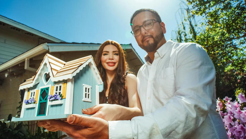 1. Are you just passing through or settling down for good?, 2. What is the real cost of a purchase?, 3. Is buying a viable investment for you?, 4. Do you need flexibility?, 5. Are you willing to accept the risks involved in buying real estate?, 6. What amenities do you need?, 7. The need for personal space, 8. The freedom to personalize your home, 9. Which option is best suited to your budget?, 10. Do you want to secure your long-term future?, 11. Rent or monthly payment?, 12. Do you have a stable enough income?, 13. Is this the right time to buy?, 14. Ready-to-move-in home or renovation project?, 15. Postpone the purchase for a better home?