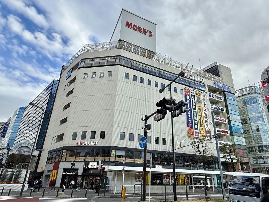 駅前ファッションビルの顔と郊外大型モールの顔を併せ持つ, 平日のデイリーユース需要の取り込みに成功, 東口は雑多な雰囲気が魅力ではあるが…, 夜の街・工業の街から、平日も土日も賑わう商業の街へ