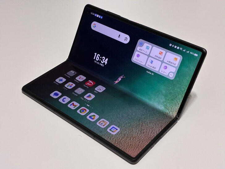 Y!mobileで折り畳みスマホが実質6万円台で手に入る, ハイエンド仕様の折り畳みスマホ・nubia Foldについて, 他社の折り畳みスマホと比較, nubia Foldは快適操作だが耐久性は未知数