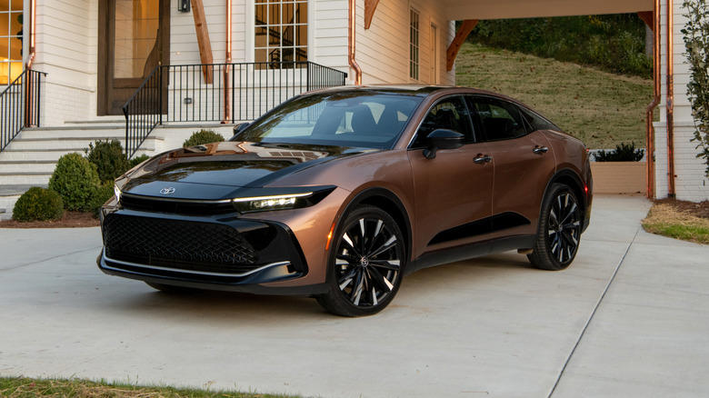 Toyota Crown, Lexus IS, Honda Accord, How we choose the cars on this list