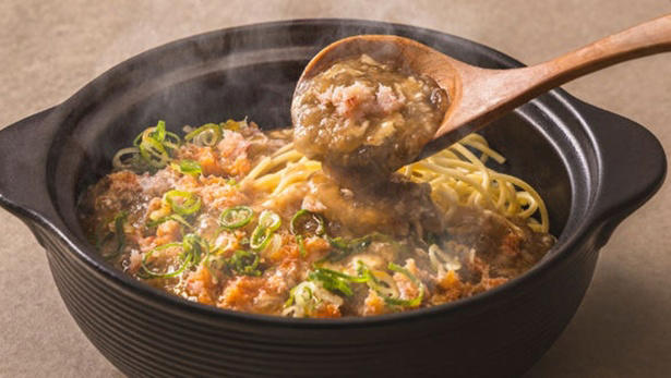 オードブルやブルスケッタで野菜を“少しずつ、たくさん”楽しむ, ライブキッチンで五感が満たされる！ビーフステーキ、にぎり寿司、海老の天ぷらも, 苺好き必見！約12種の苺デザートで“心ときめく”デザートタイム, シェフ渾身のひと皿「牛肉のパイ包み焼き」＆「苺のヴァシュラン仕立て」は必食, 3ホテル合同スタンプラリーでお得にブッフェ巡り