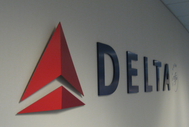 Delta Private Jets Card NetJets Private Jet Service, Mar-a-Lago Club, Quintessentially Lifestyle Concierge Service, Soho House Membership, Delta Private Jets Card, Robb Vices Subscription, Aman Junkies Club, Luxury Car Swap by FAST TOYS CLUB, Yacht Club by SeaNet, Travcoa Private Tours, Yacht Club de Monaco, The Vintage Club, Core Club, Inspirato Luxury Travel Club, The Club at Kukio