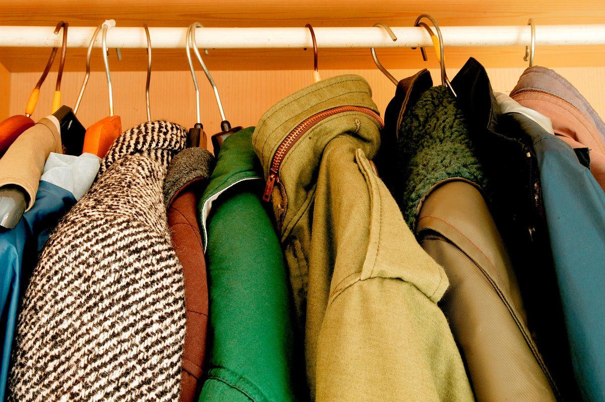 Gifts That Don’t Reflect Your Style, Impulse Buys, Clothing That Doesn’t Fit, Items That Are Difficult to Maintain, Pieces in Need of Fixing, Sentimental Pieces, Seasonal Wear, Extra Shoes, Evening Gowns You Won’t Wear Again, Cosmetics, Freebies, Excessive or Poor Quality Hangers
