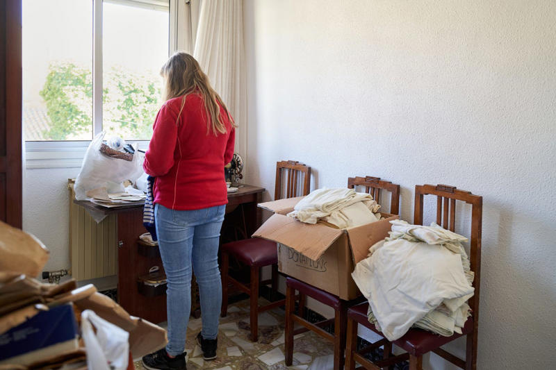 8) Donations 2) Pet Bedding, 3) Kitchen Drying Mats, 5) Package Padding, 7) Cleaning Rags, 8) Donations