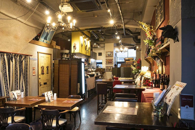 現経済産業省のサロンとして誕生した洋風飲食店が店のルーツ, 店伝統の味「ロールキャベツ　トマトソース」, スモーキーな香りがたまらない！　備長炭で火を入れる「黒いハンバーグ」, イカがミートボールと合うのに衝撃！「白いミートボール」