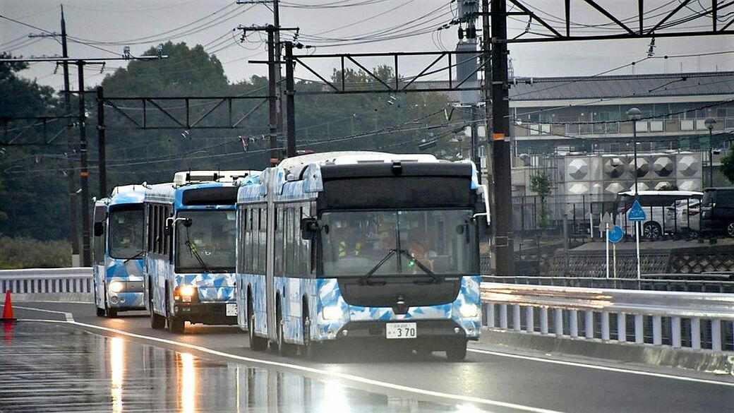 鉄道会社の自動運転バス, 公道での走行実験は東広島市で, センサーの価格は「乗用車1台相当」, 赤信号はカメラで検知, 「レーンチェンジ」が可能に, 「完全ドライバーレス」はまだ先