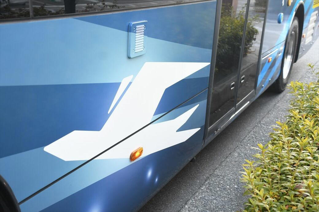 鉄道会社の自動運転バス, 公道での走行実験は東広島市で, センサーの価格は「乗用車1台相当」, 赤信号はカメラで検知, 「レーンチェンジ」が可能に, 「完全ドライバーレス」はまだ先
