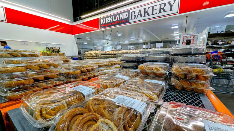 Get your wedding cake on a budget, Get free cookies for kids, Know which items are scratch-made for peak freshness, Freeze baked goods to make them last, Order baked goods in advance and get them delivered, Buy bakery items frozen for a discount, Order your cake pre-scored, Costco's return policy applies to bakery items