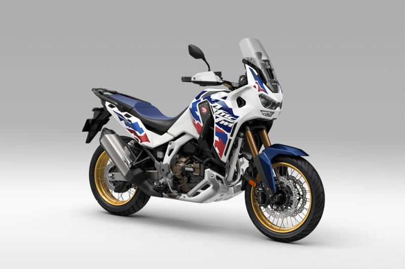 国内4大メーカーがラインナップする「最大燃料タンク容量」のバイクたち, ホンダ「CRF1100Lアフリカツイン・アドベンチャースポーツES」（24L）, スズキ「ハヤブサ」「Vストローム1050（DE）」「Vストローム800」（20L）, カワサキ「ヴェルシス1100 SE」（21L）, ヤマハ「トレイサー9 GT（+ Y-AMT）」（19L）