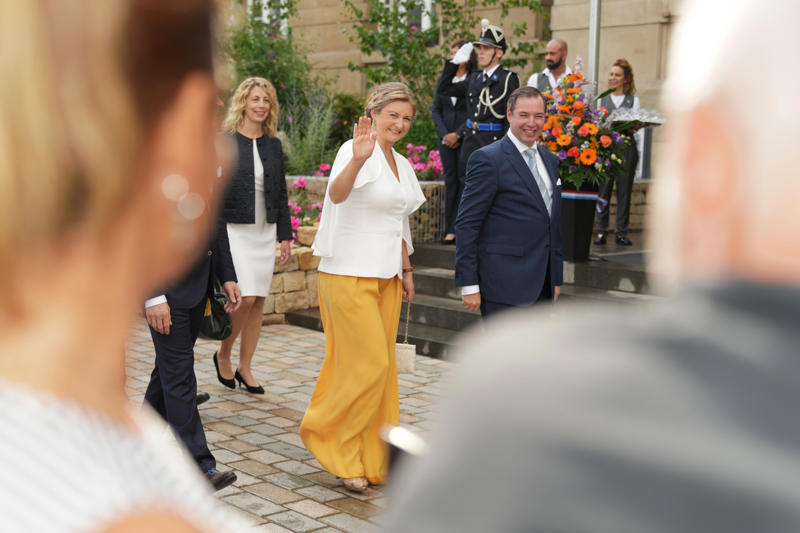 Grand Duchess Stéphanie of Luxembourg Princess Sofia of Sweden, Queen Mathilde of Belgium, Princess Eugenie of York, Queen Letizia of Spain, Crown Princess Mette-Marit of Norway, Princess Madeleine of Sweden, Grand Duchess Maria Teresa of Luxembourg, Crown Princess Victoria of Sweden, Grand Duchess Stéphanie of Luxembourg, Princess Beatrice of York, Queen Mary of Denmark, Princess Marie-Chantal of Greece, Catherine, Princess of Wales, Sophie, Duchess of Edinburgh, Zara Tindall, Queen Máxima of the Netherlands, Meghan, Duchess of Sussex, Princess Charlene of Monaco
