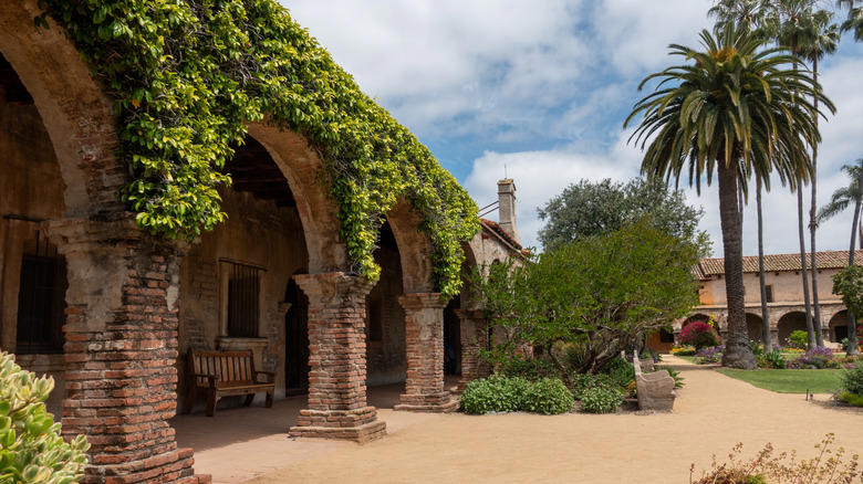 Laguna Beach, San Juan Capistrano, La Jolla, Santa Catalina Island, Joshua Tree, Methodology
