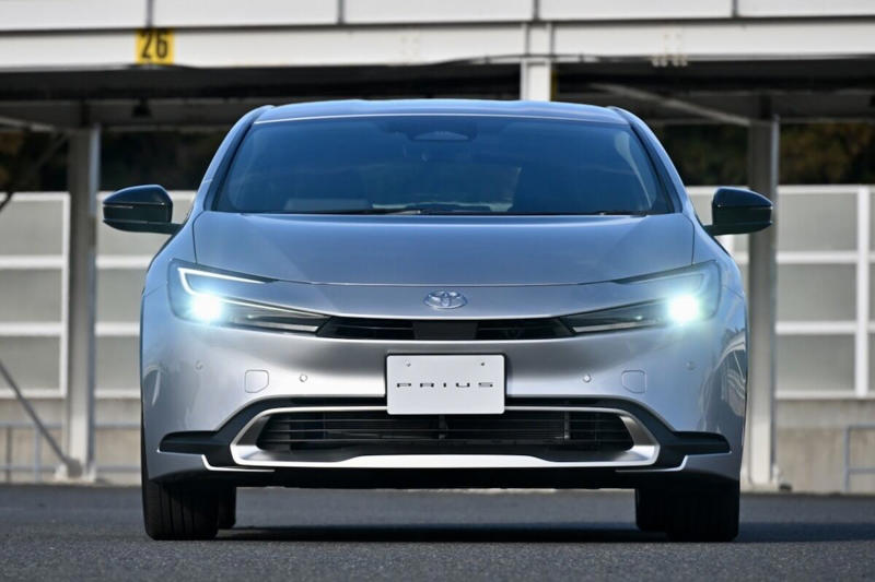 トヨタは豊富なのに、日産には1台もない?, PHEVといえば三菱! エクリプスクロスもあるよ, ホンダのPHEVモデルはどうなった?, マツダにはあってスバルにはない, 同じPHEVでもメーカーごとに違いはある?