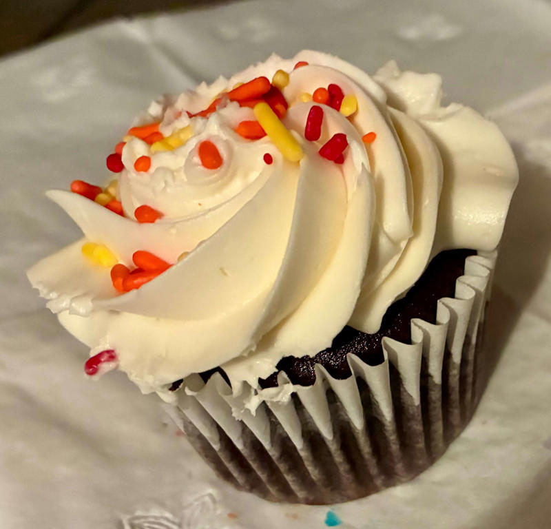 Store bakeries, No. 6: Giant Eagle, No. 5: Heinen’s, No. 4: Walmart, No. 3: Acme, No. 2: Dave’s, No. 1: Meijer, Store bakery shelves, pre-packaged, No. 8: Bake Shop bakery, No. 7: Café Valley, No. 6: favorite day bakery, No. 5: Trader Joe’s Gluten Free, No. 4: two-bite, No. 3: Whole Foods Market Kitchens, No. 2: Kimberley’s Bakeshoppe, No. 1: Whole Foods